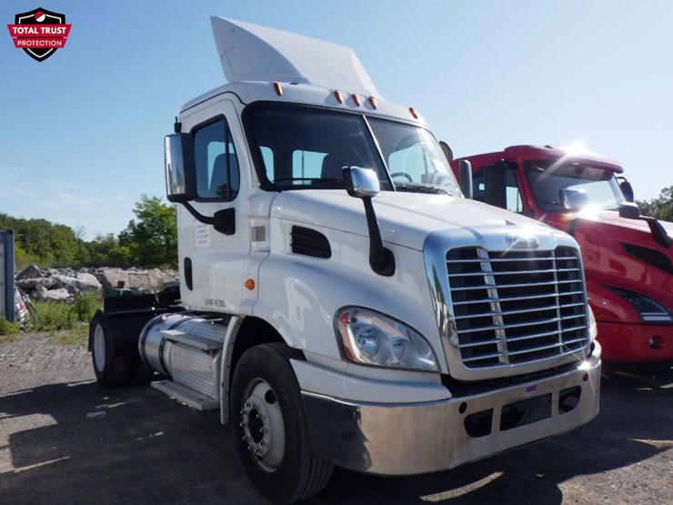 2019-freightliner-cascadia-113-image-4