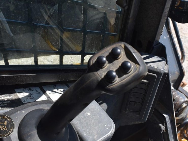 2019-deere-333g-image-42