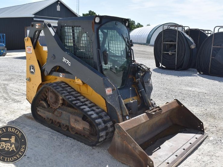 2019-deere-317g-42975-image-22