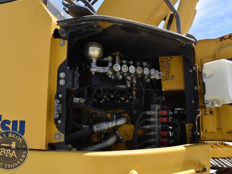 2015-komatsu-pc308us-lc-3e0-image-48