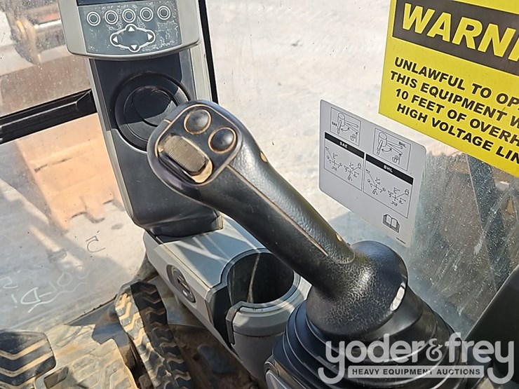 2018-caterpillar-335fl-image-30