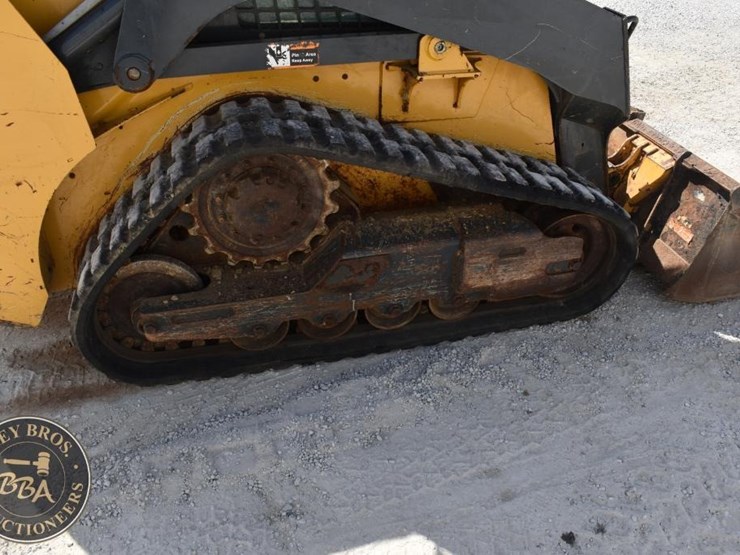 2019-deere-317g-42975-image-36