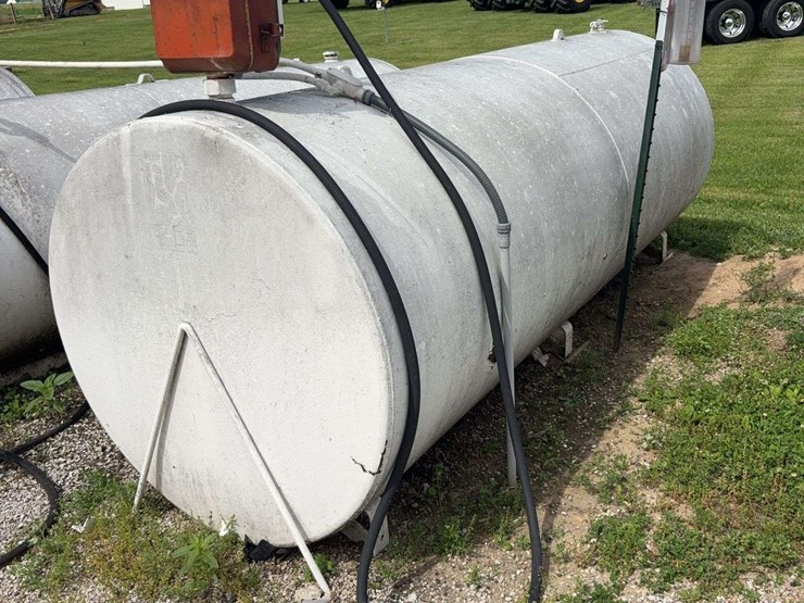1000-gallon-fuel-tank-with-pump,-diesel-image-3