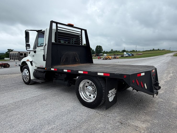 2005-international-durastar-4300-image-4