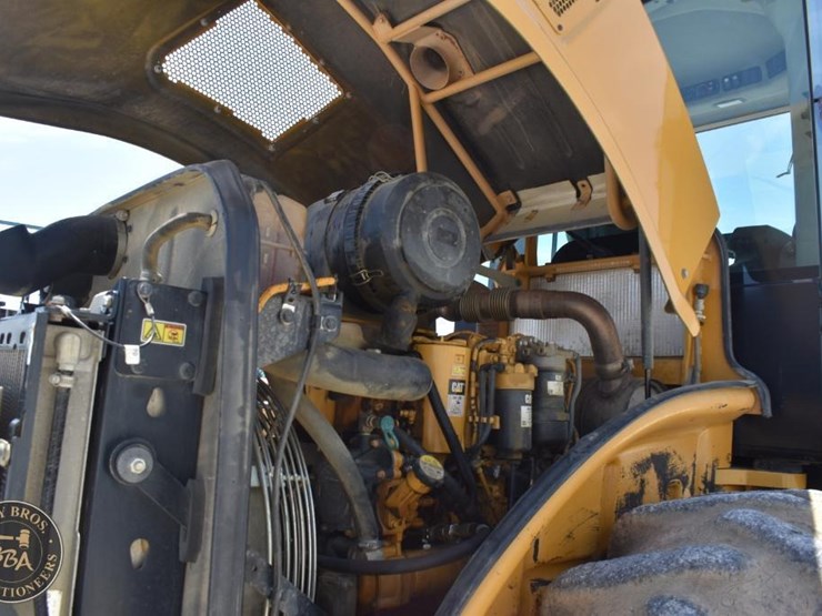2014-caterpillar-cp56b-image-31