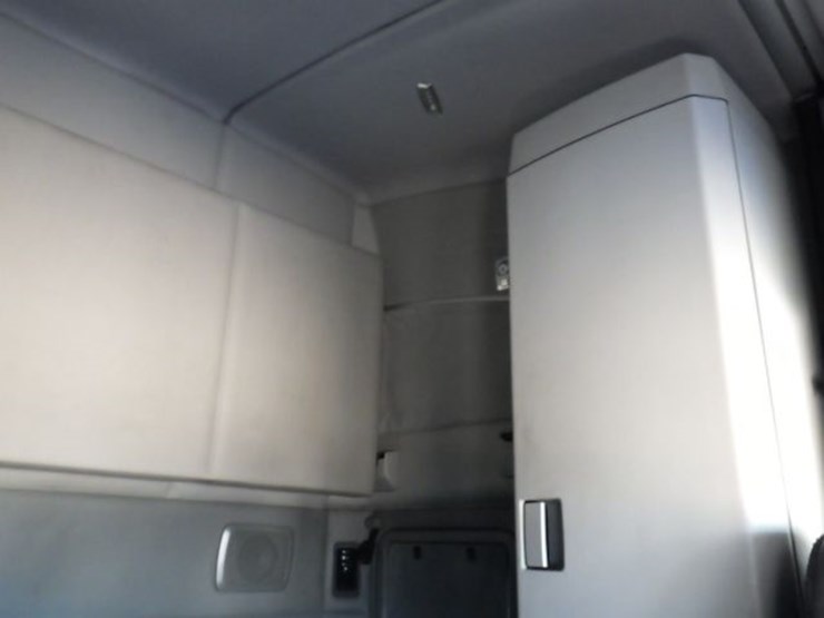 2016-kenworth-t680-image-6