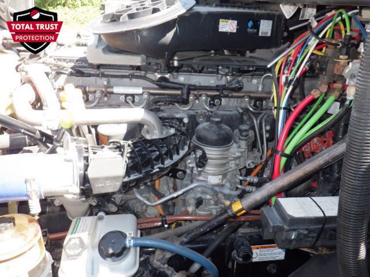 2020-freightliner-cascadia-125-image-19