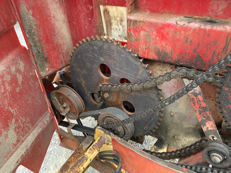 new-holland-307-image-33