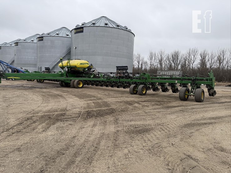 2023-john-deere-db90-image-17