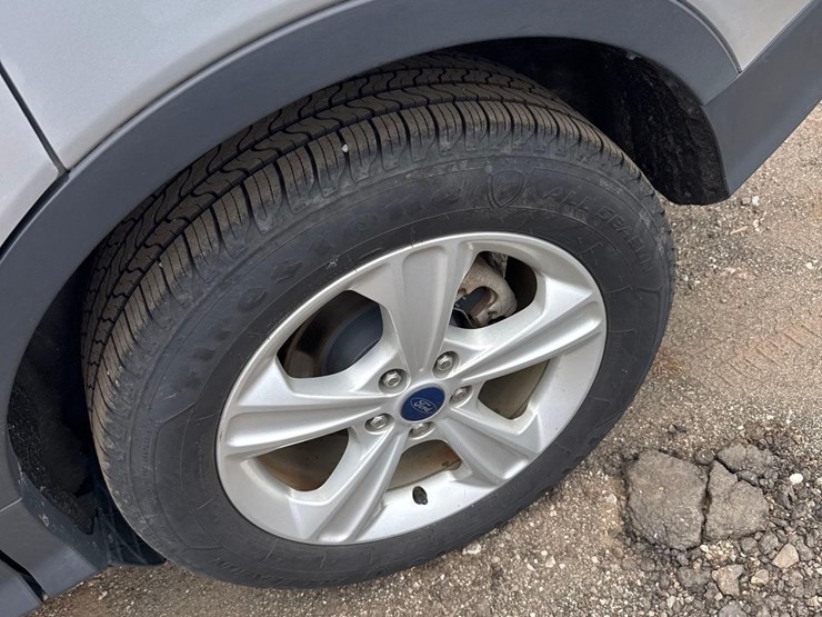 2015-ford-escape-image-17
