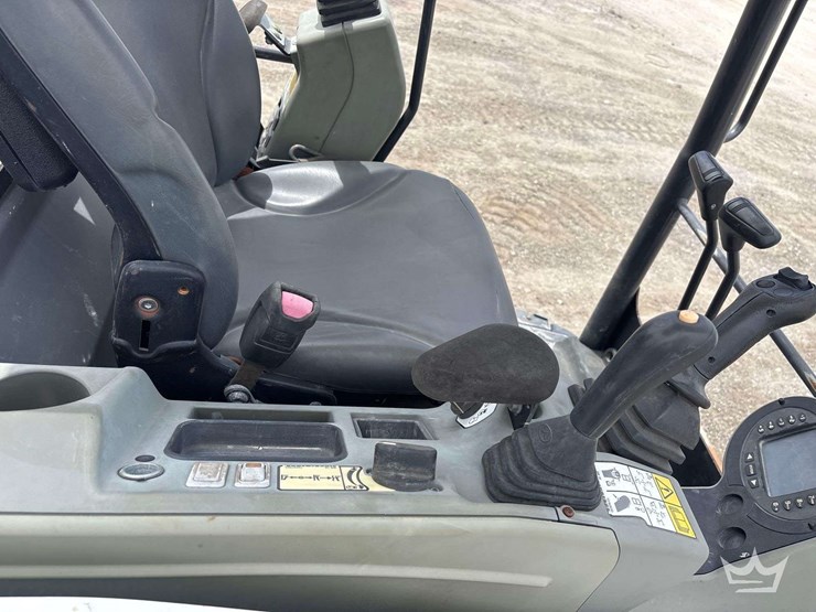 2021-bobcat-e26-image-12