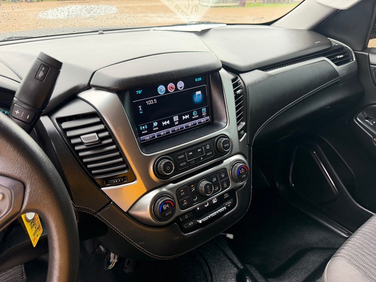 2018-chevrolet-tahoe-image-12