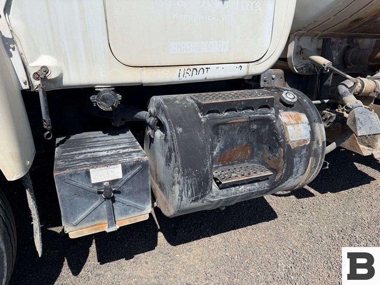 1990-mack-rd688s-image-16