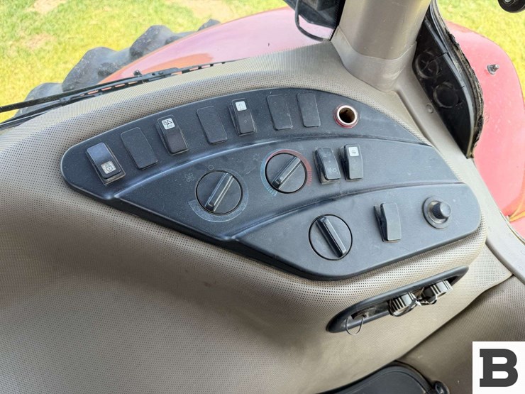 2013-case-ih-magnum-290-image-89