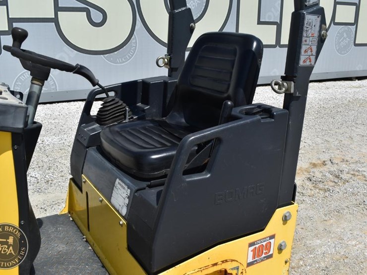 2017-bomag-bw900-50-image-15