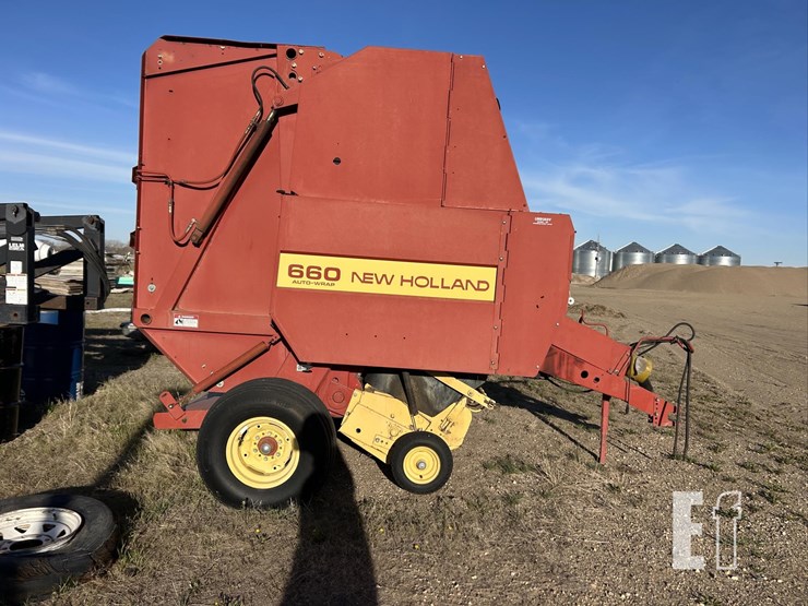 new-holland-660-image-4