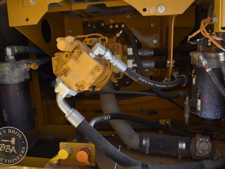 2019-caterpillar-336-image-52