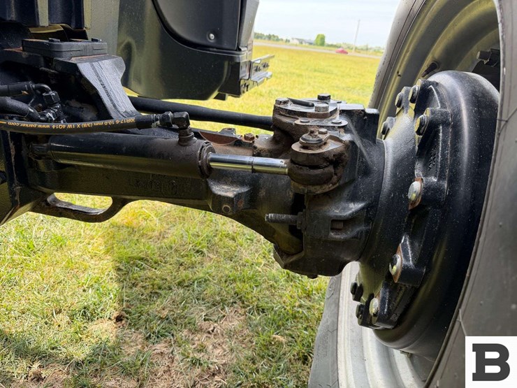 2015-case-ih-magnum-180-image-56