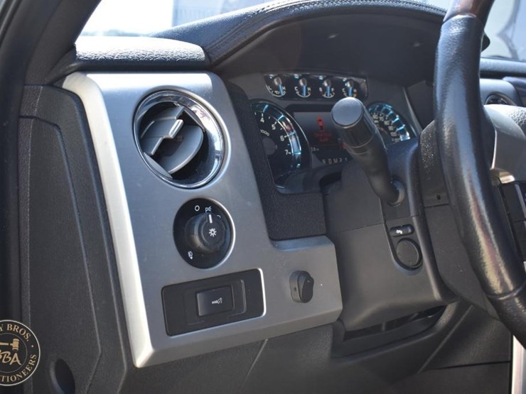2013-ford-f150-platinum-image-26