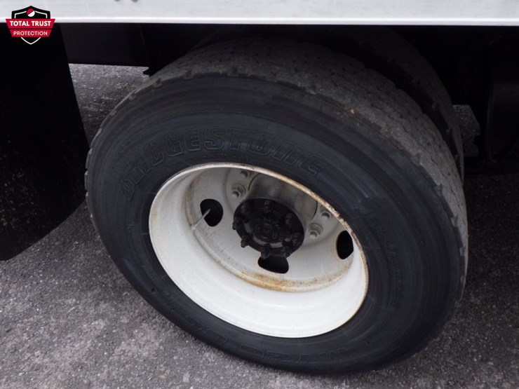 2020-freightliner-m2-106-image-7