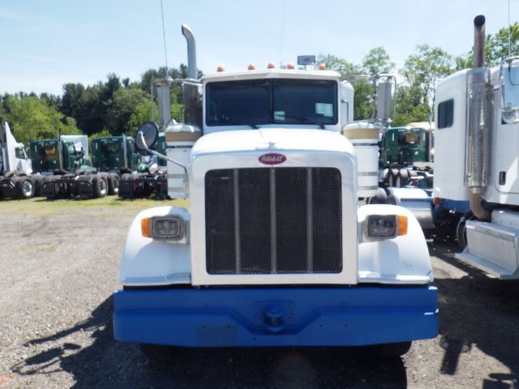 2012-peterbilt-367-image-3