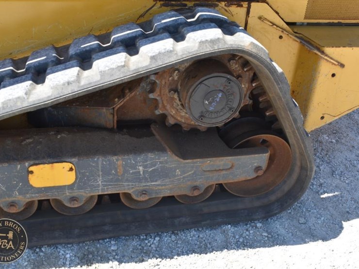 2019-deere-333g-image-24