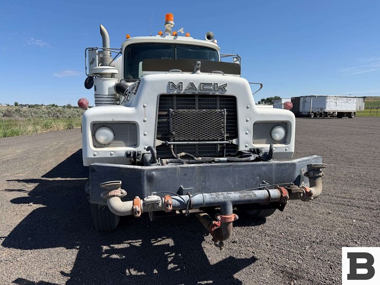 1990-mack-rd688s-image-8