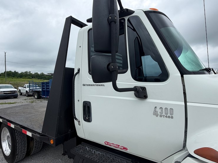 2005-international-durastar-4300-image-14