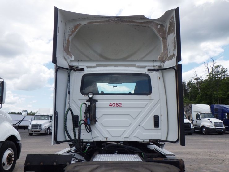 2016-international-prostar-image-11