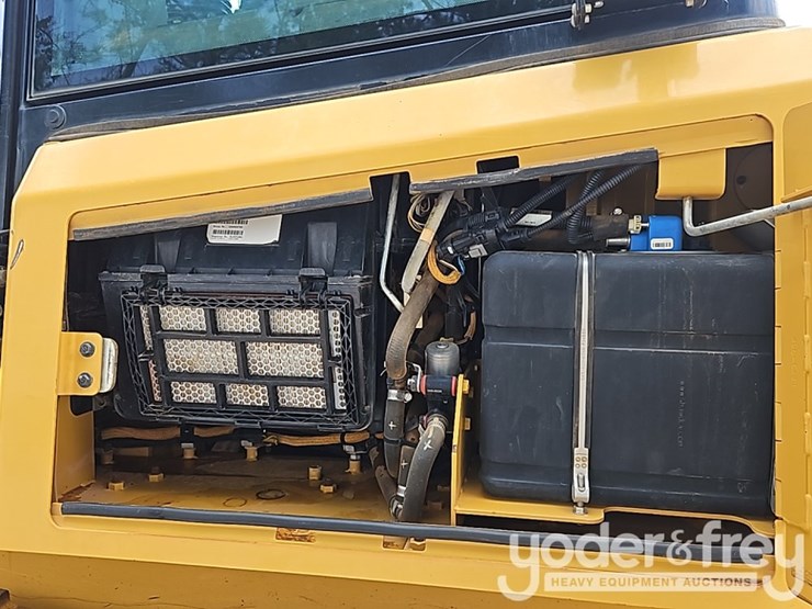 2017-caterpillar-d6k2-lgp-image-21