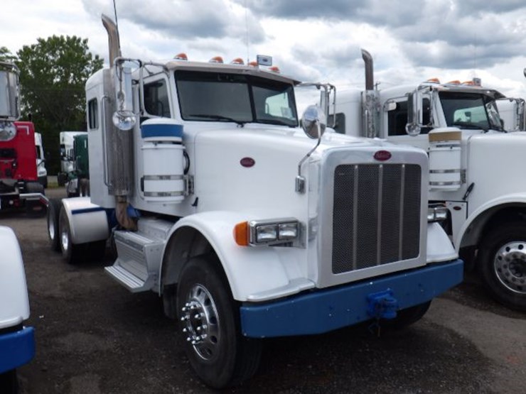 2012-peterbilt-367-image-4