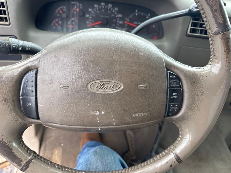 2001-ford-f550-image-15