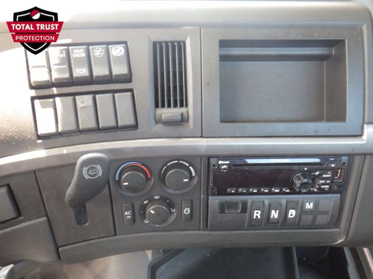 2021-volvo-vnr300-image-16