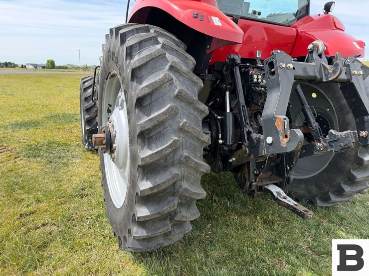2015-case-ih-magnum-180-image-33