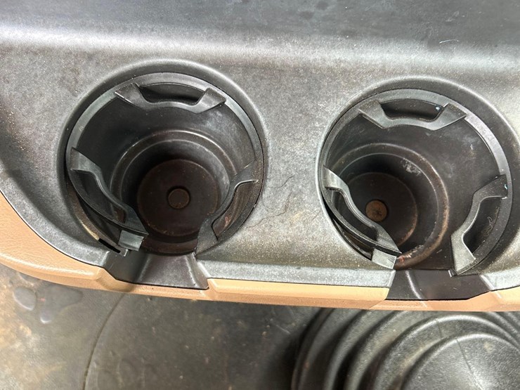 2016-mack-granite-gu713-image-87