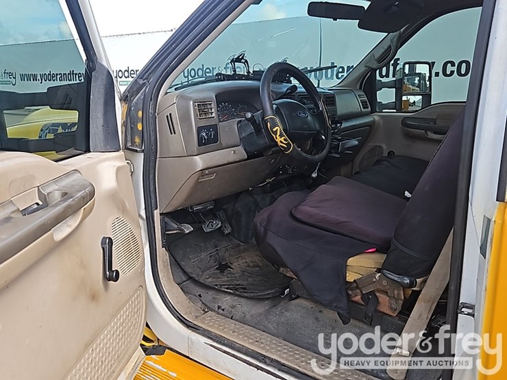 2000-ford-f450-image-18