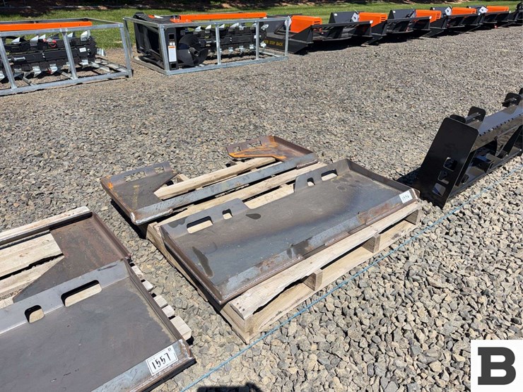 2025-wolverine-qmp3-16-6t-skid-steer-mounting-plate-image-2
