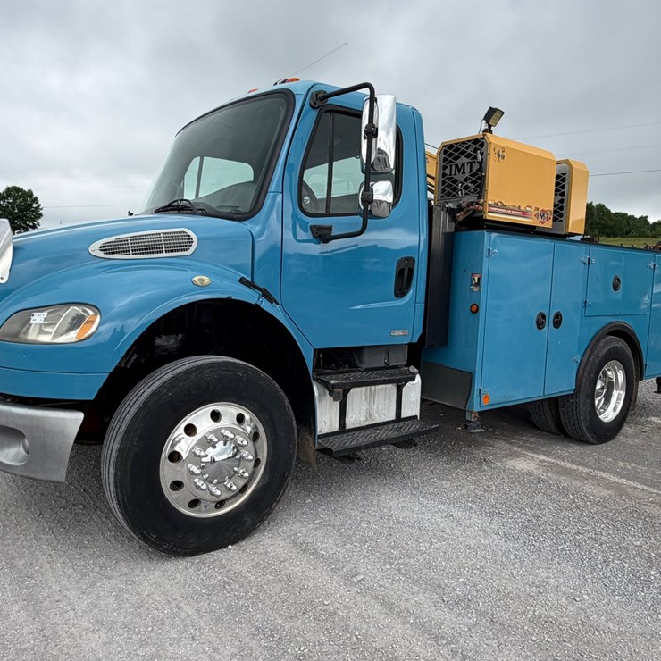 2008 FREIGHTLINER M2 106