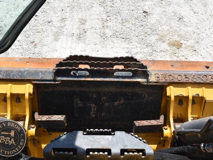 2019-deere-317g-image-43