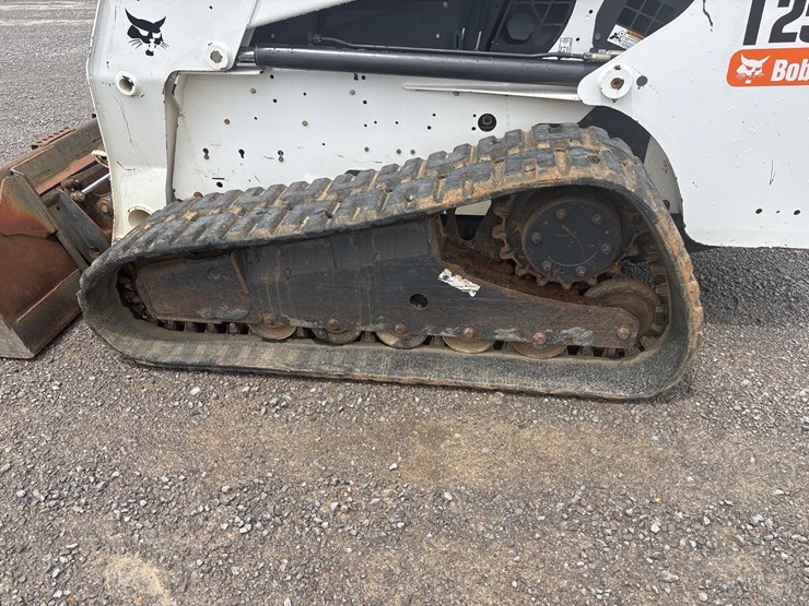 2009-bobcat-t250-image-5