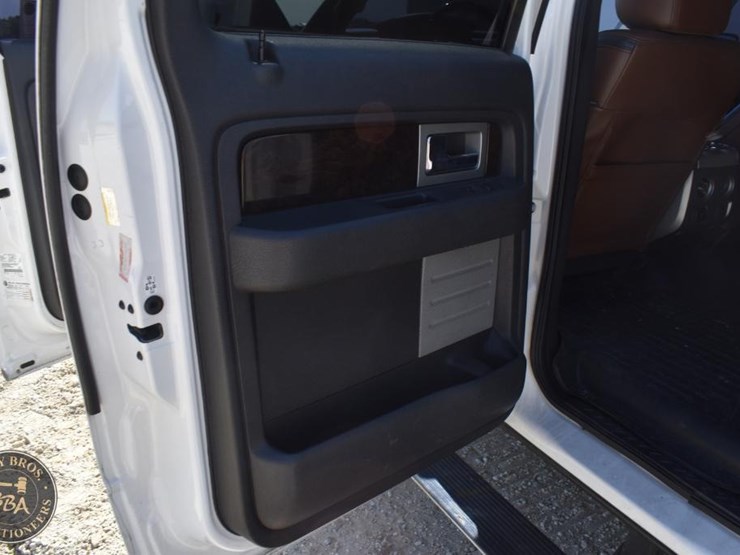 2013-ford-f150-platinum-image-32