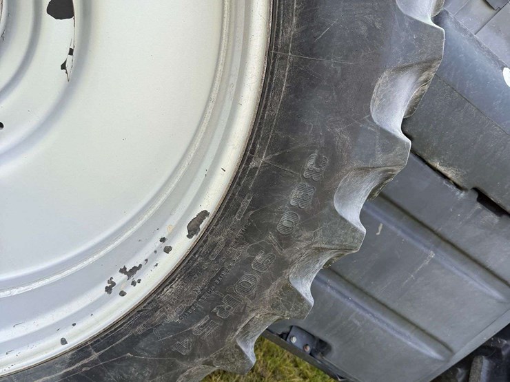 2014-case-ih-magnum-260-cvt-image-53