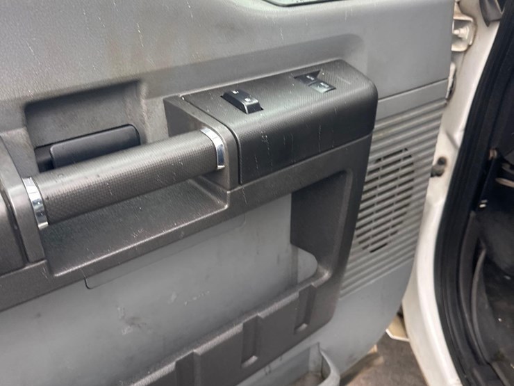2016-ford-f550-xl-image-29