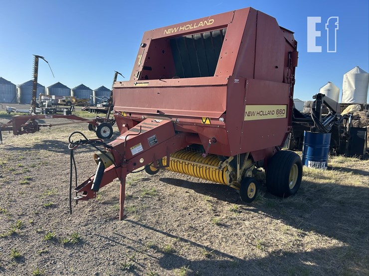 new-holland-660-image-1