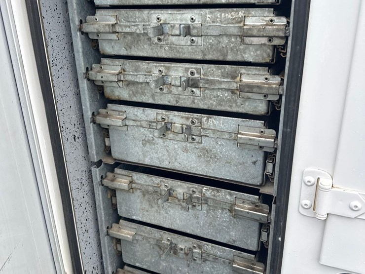 2016-ford-f550-xl-image-11