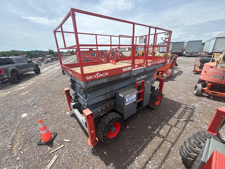 skyjack-sj8841rt-image-1