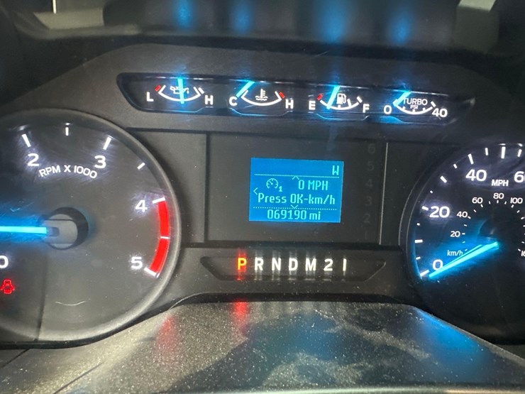 2017-ford-f550-xl-image-37