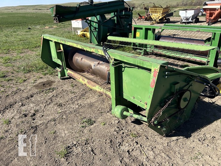 john-deere-pickup-header-3992-image-4