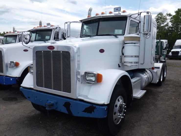 2013-peterbilt-367-image-1