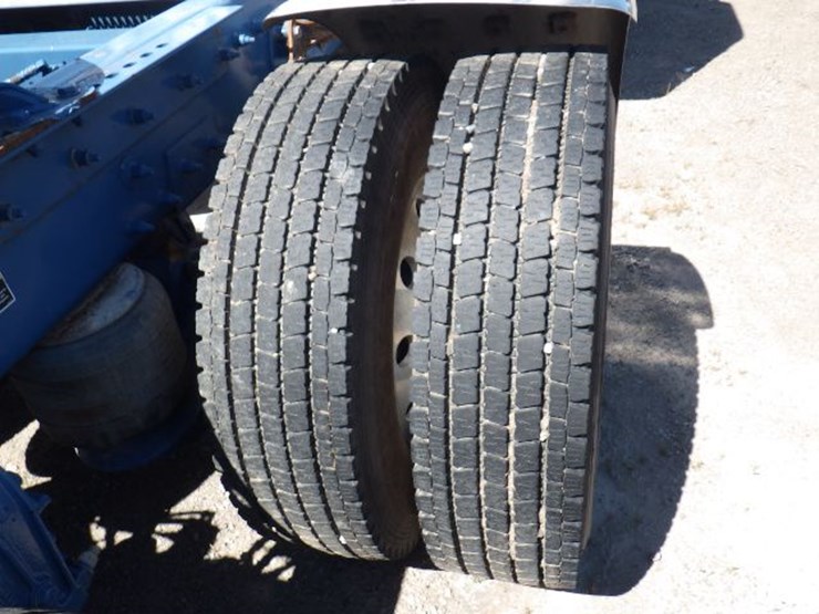 2013-peterbilt-367-image-6